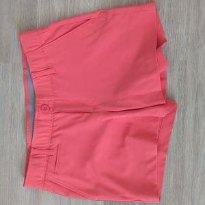 Under Armour Size 2 coral golf shorts